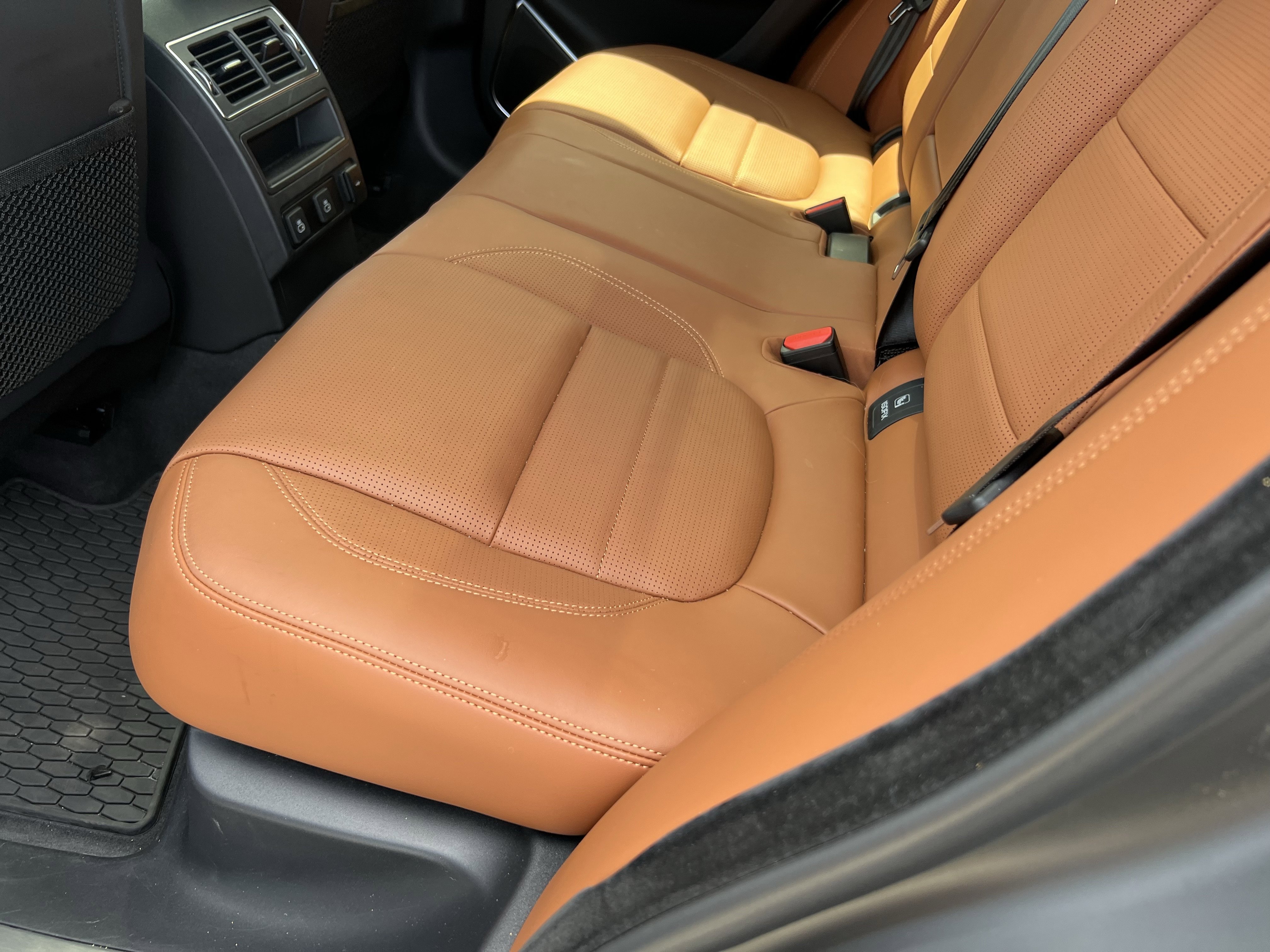 Used 2026 Jaguar F-PACE R-Dynamic S AWD/4WD image 30