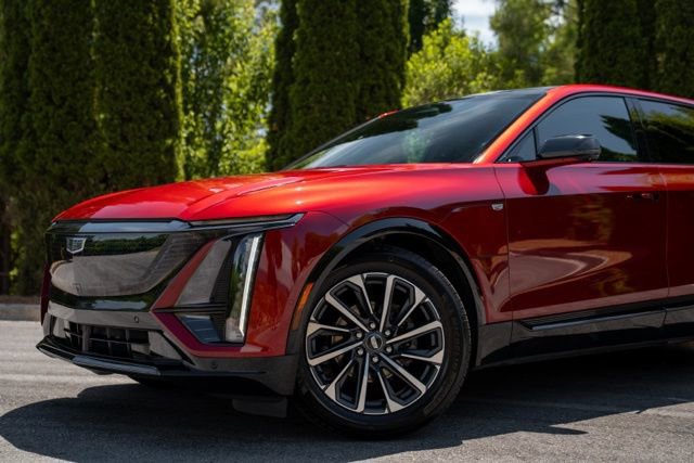 Used 2024 Cadillac Lyriq Sport RWD image 3