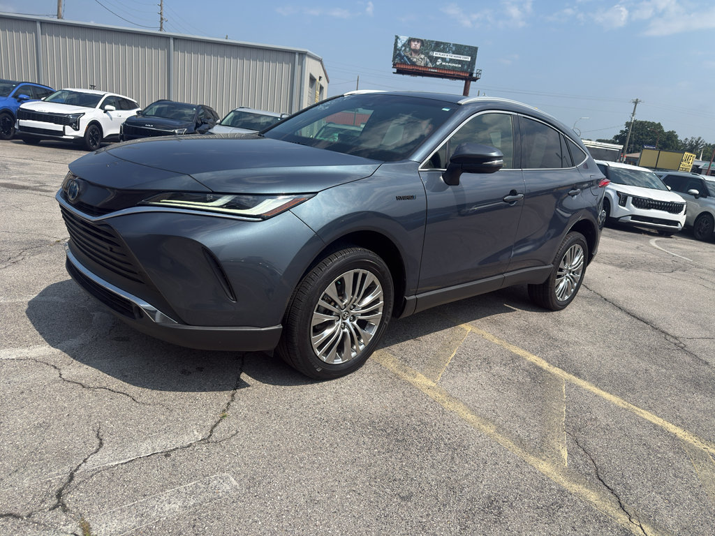 Used 2021 Toyota Venza XLE w/ Carpet Mat Package (TMS) AWD/4WD image 11
