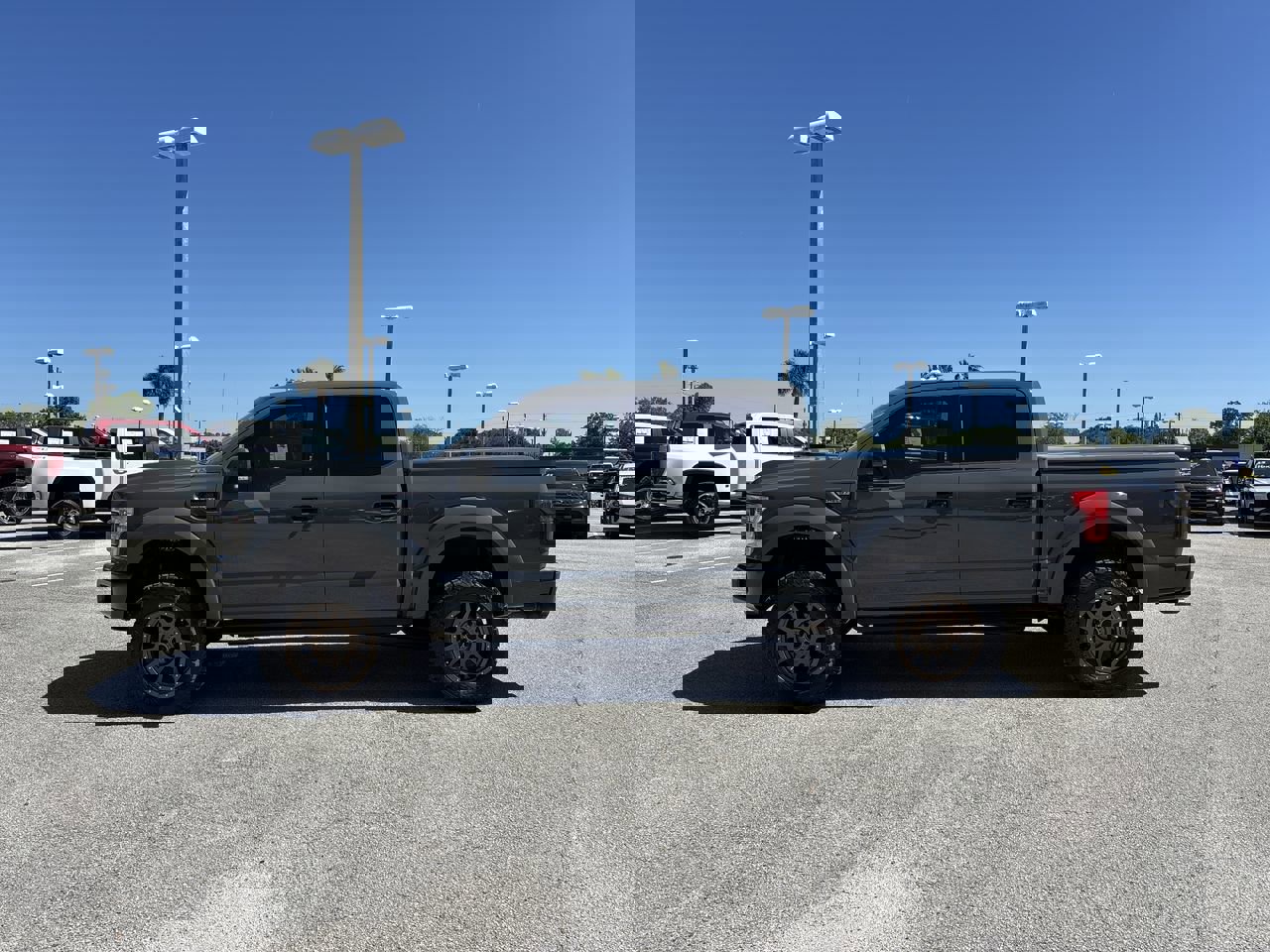 Used 2019 Ford F150 Lariat w/ Equipment Group 502A Luxury image 5