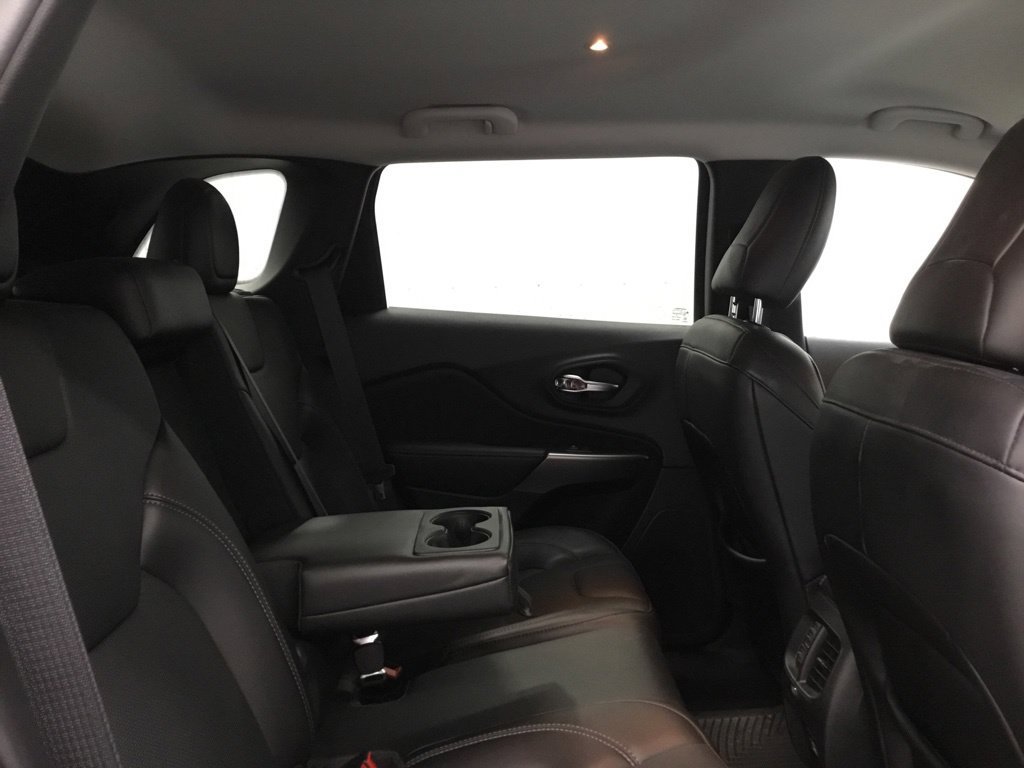 Used 2021 Jeep Cherokee Latitude Lux AWD/4WD image 17