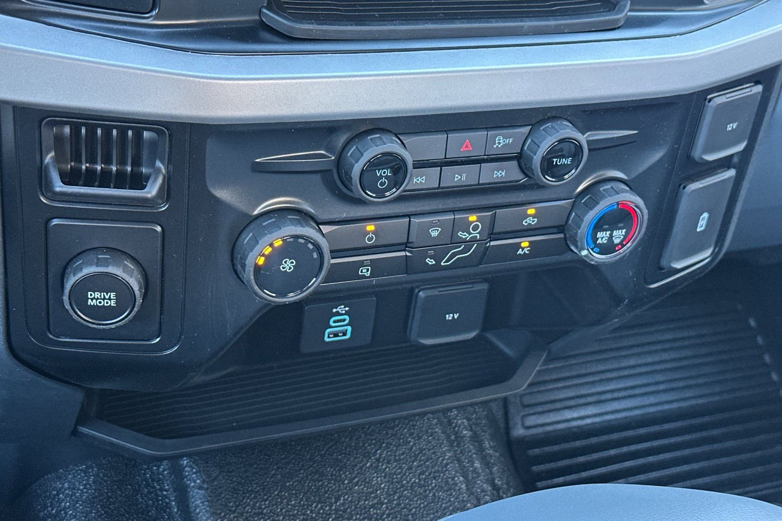 New 2026 Ford F250 XL w/ XL Chrome Package image 19