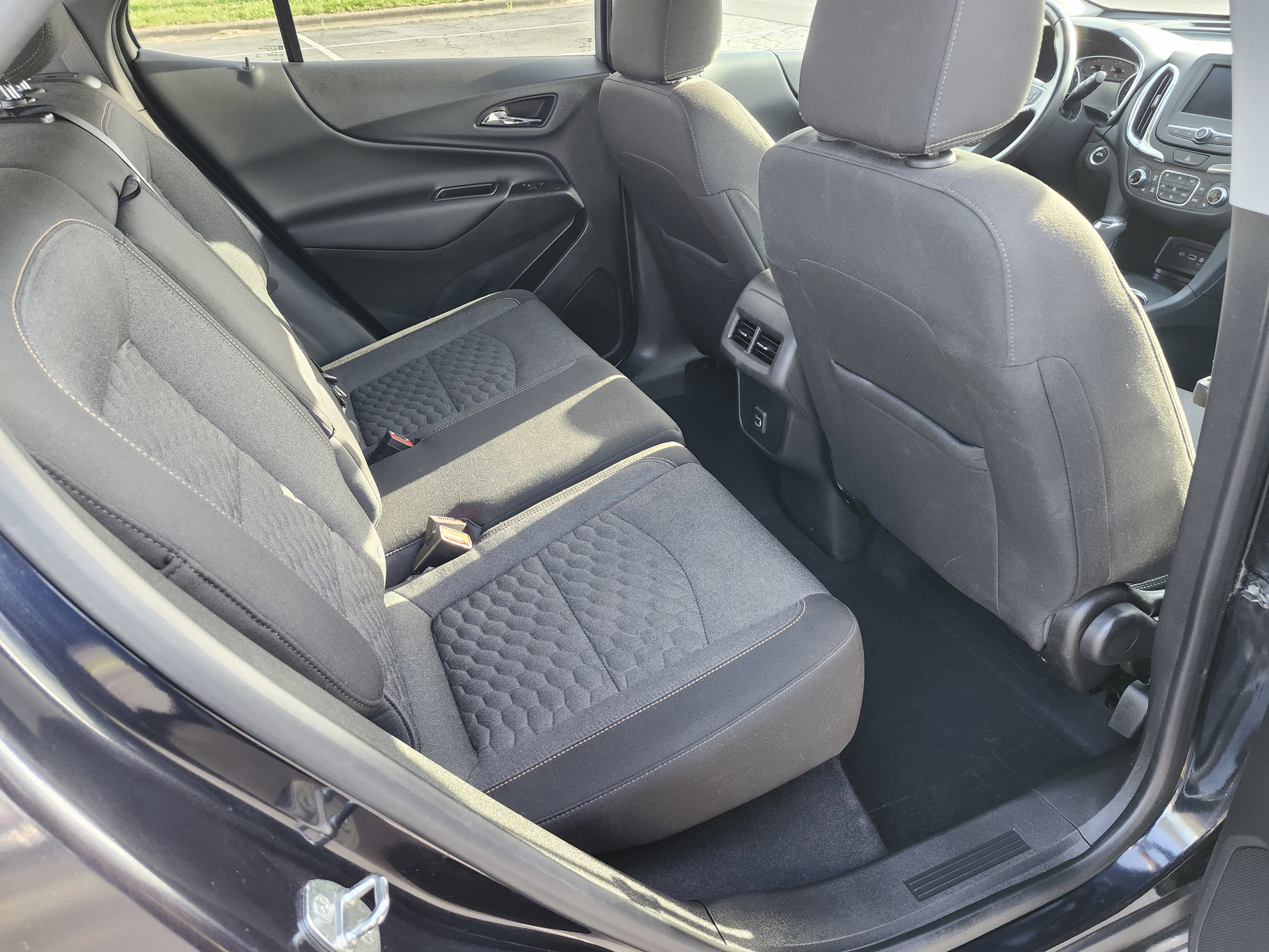 Used 2021 Chevrolet Equinox LT FWD image 21