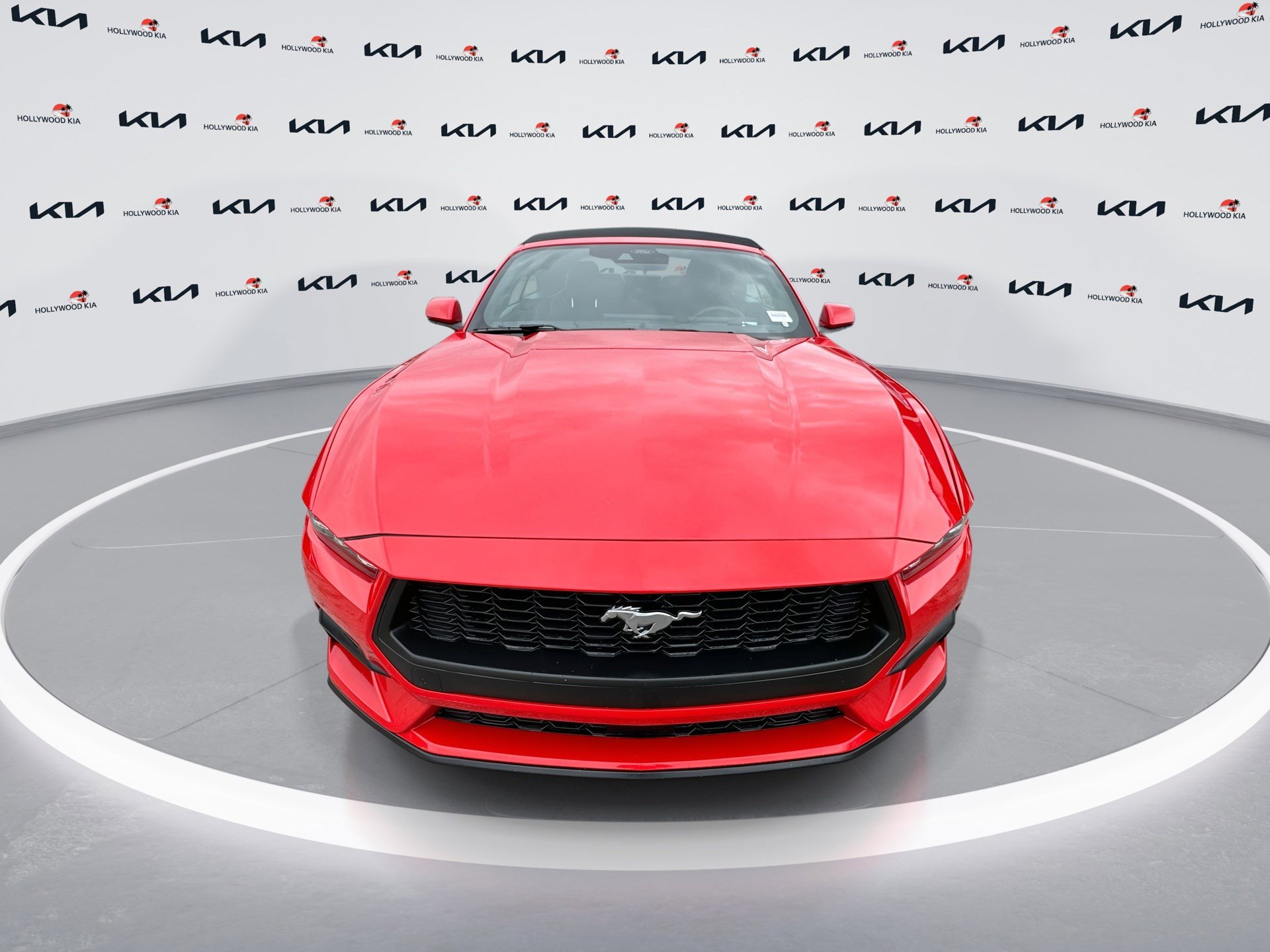Used 2024 Ford Mustang Convertible image 3