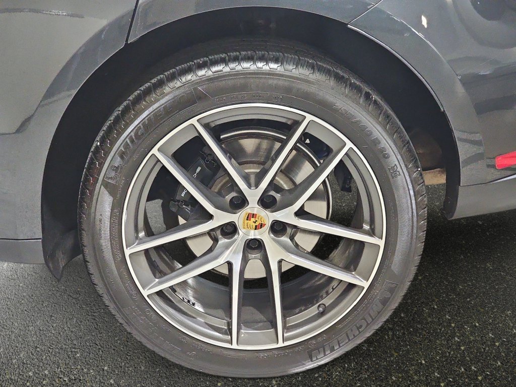 Used 2023 Porsche Macan Turbo AWD/4WD image 36