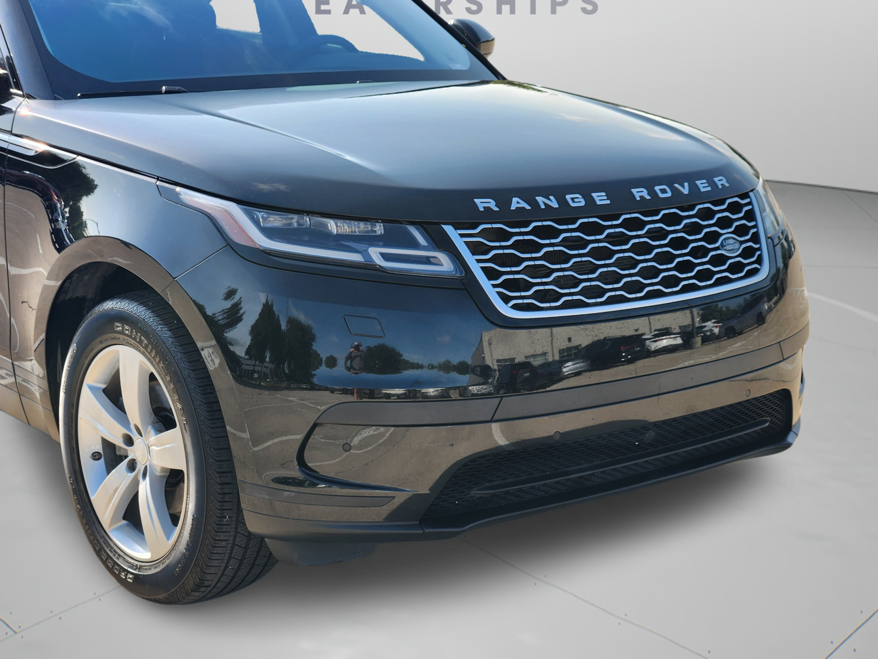 Used 2020 Land Rover Range Rover Velar S AWD/4WD image 31