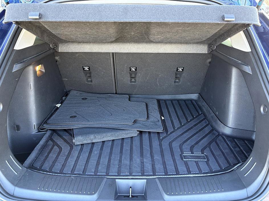 Used 2024 Chevrolet Trax LT w/ LT Convenience Package image 11