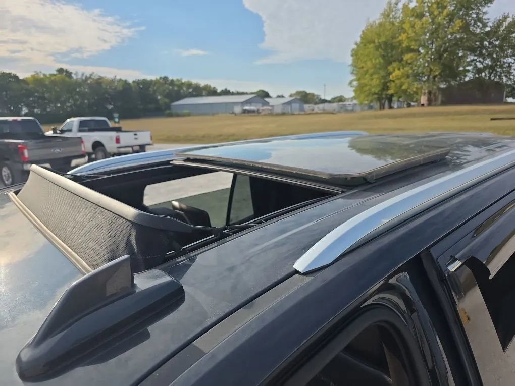 Used 2021 GMC Yukon Denali w/ LPO, Illumination Package image 23