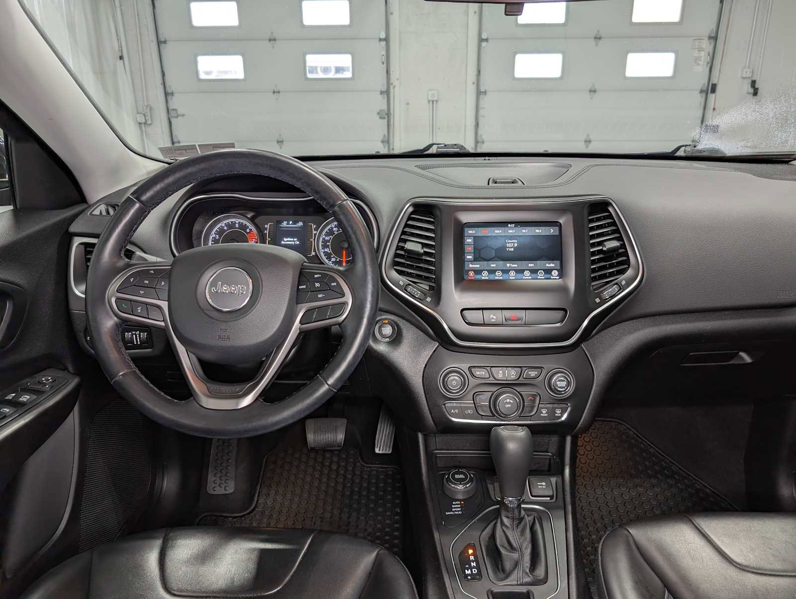 Used 2020 Jeep Cherokee Latitude Plus w/ Cold Weather Group image 14