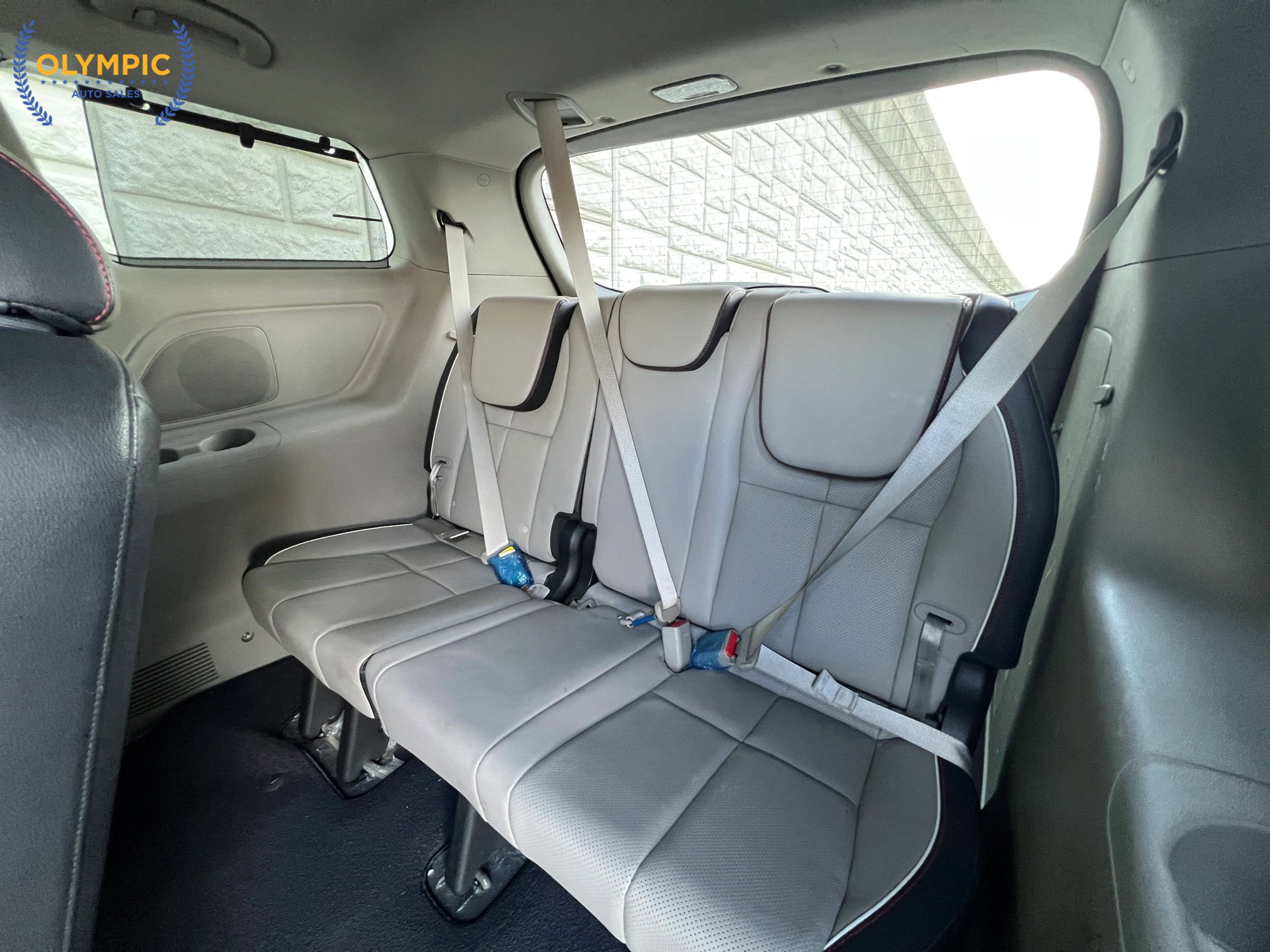 Used 2021 Kia Sedona EX image 45