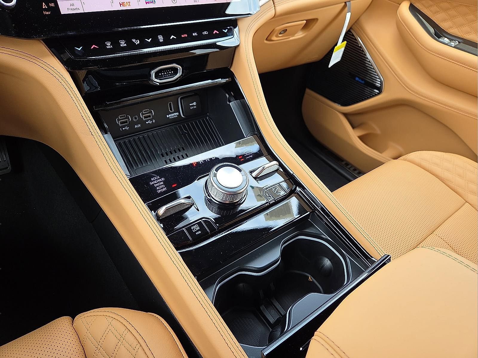 New 2026 Jeep Grand Cherokee Summit w/ Obsidian Package AWD/4WD image 25