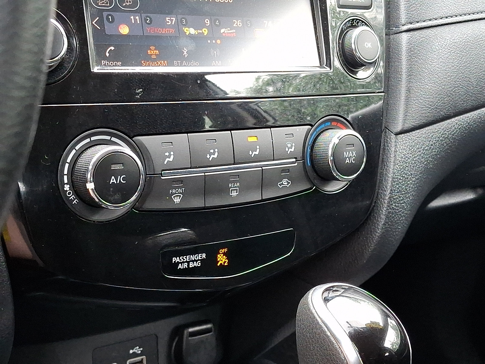 Used 2018 Nissan Rogue S AWD/4WD image 13