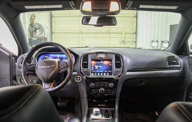 Used 2021 Chrysler 300 S image 11