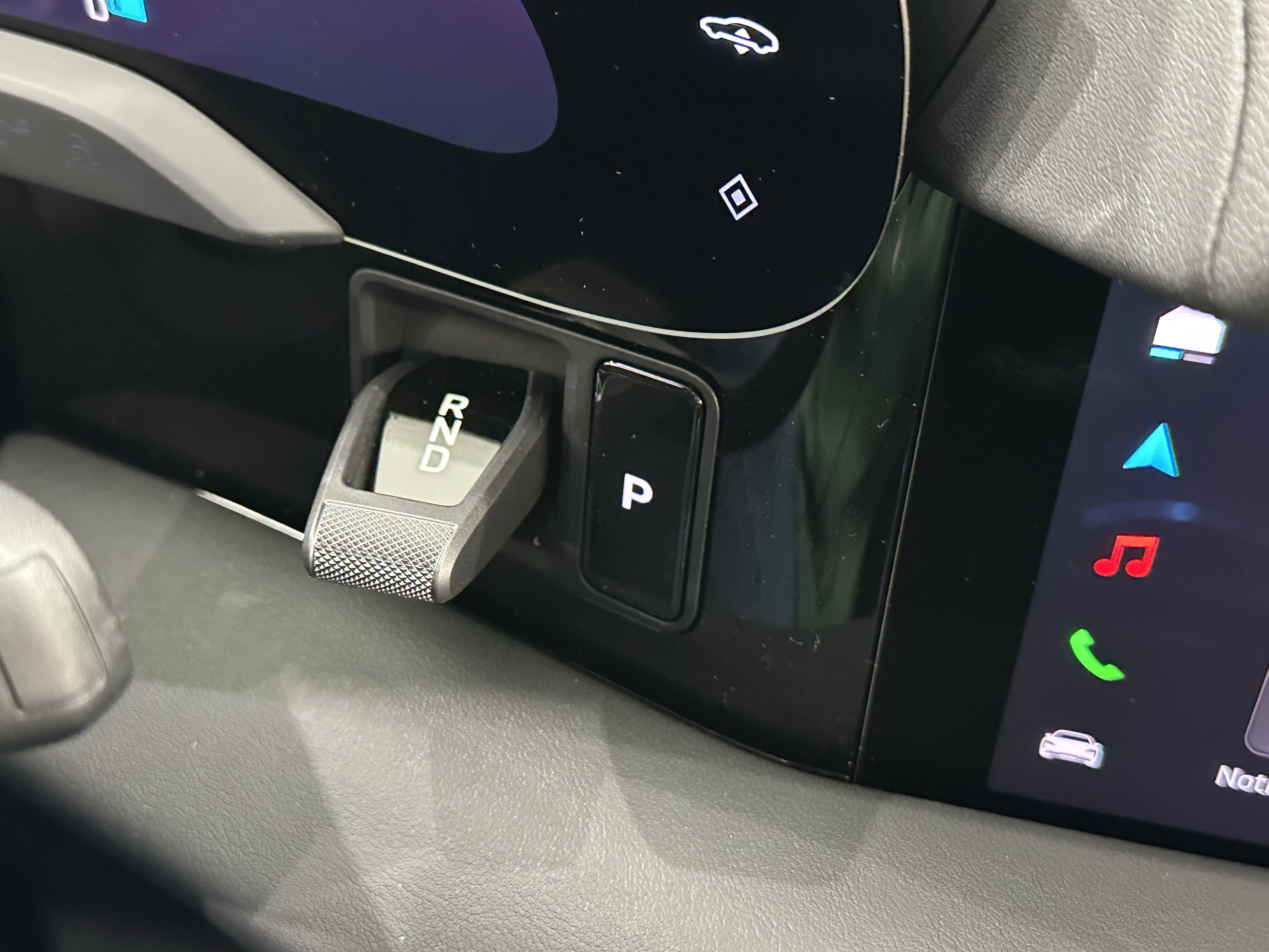 New 2025 Porsche Taycan image 38