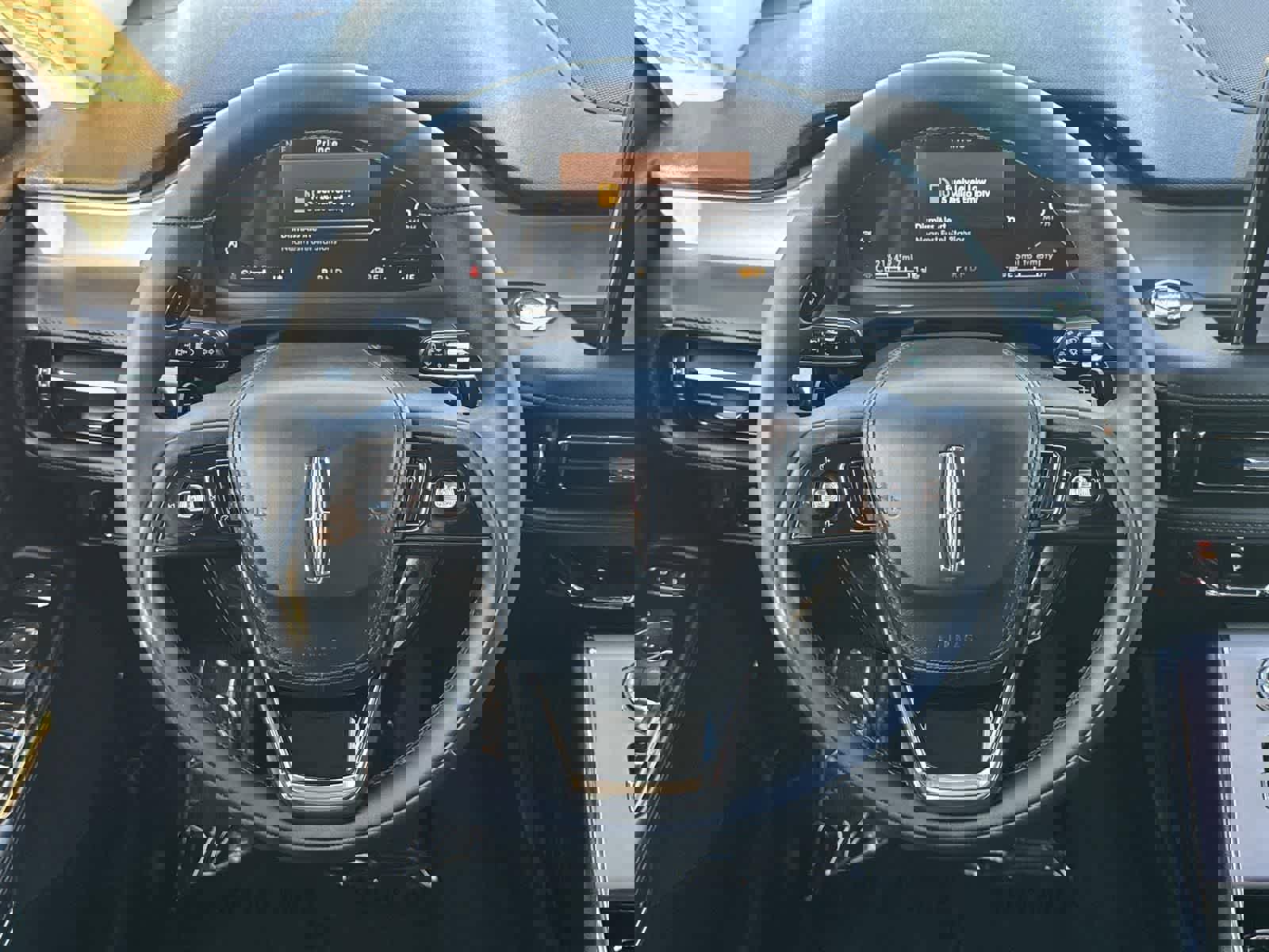 Used 2023 Lincoln Aviator 2WD image 22