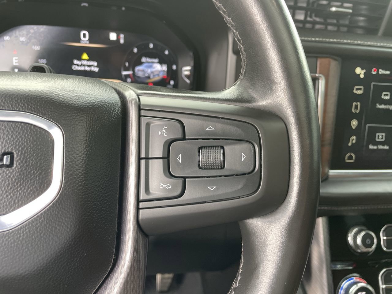 Used 2023 GMC Yukon Denali Ultimate w/ LPO, Floor Liner Package image 32