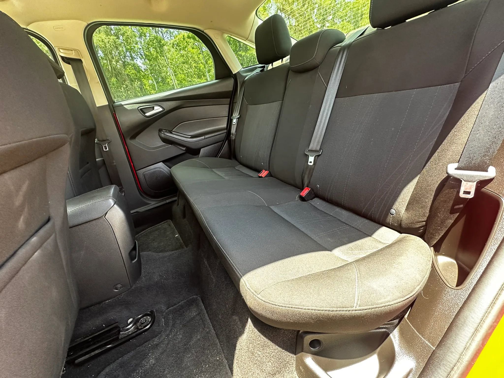 Used 2017 Ford Focus SE FWD image 38