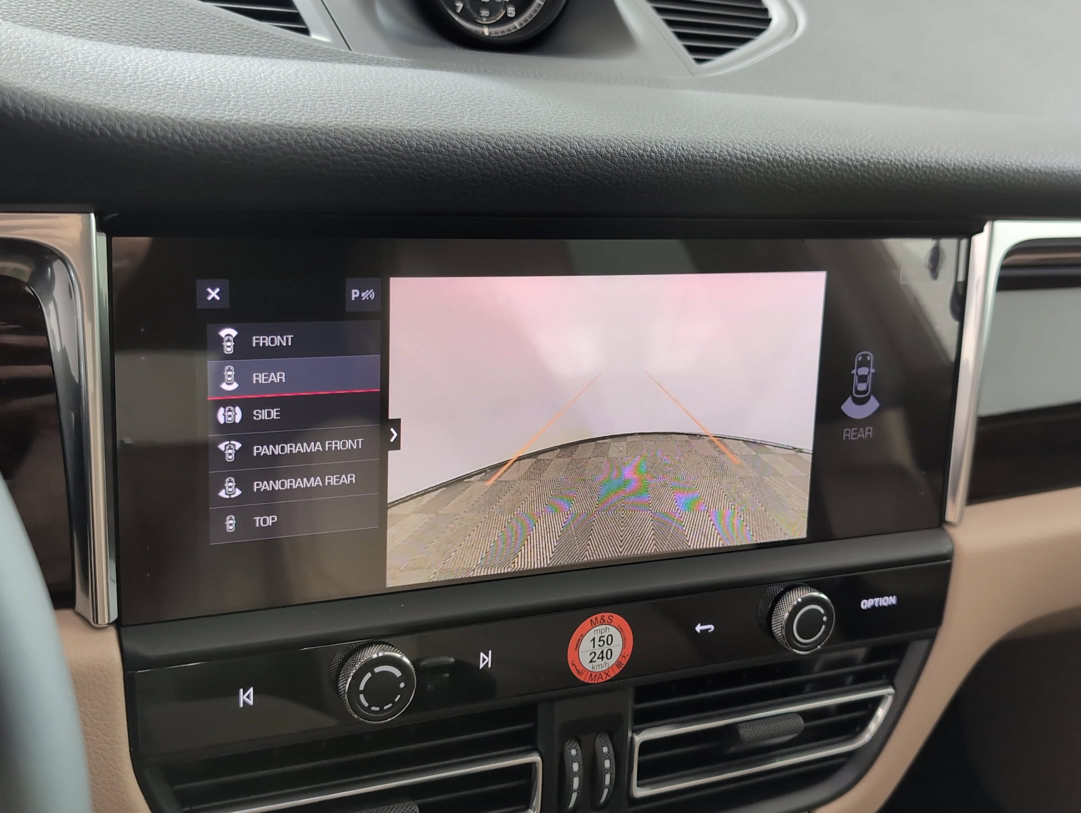 Certified 2025 Porsche Macan AWD/4WD image 23