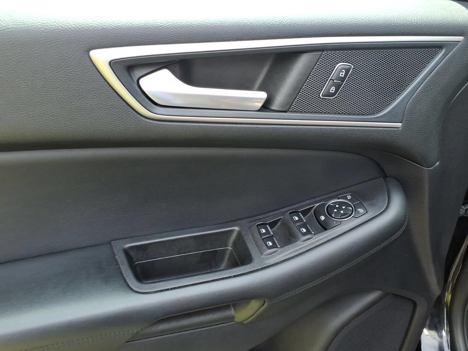 Used 2021 Ford Edge SEL AWD/4WD image 15