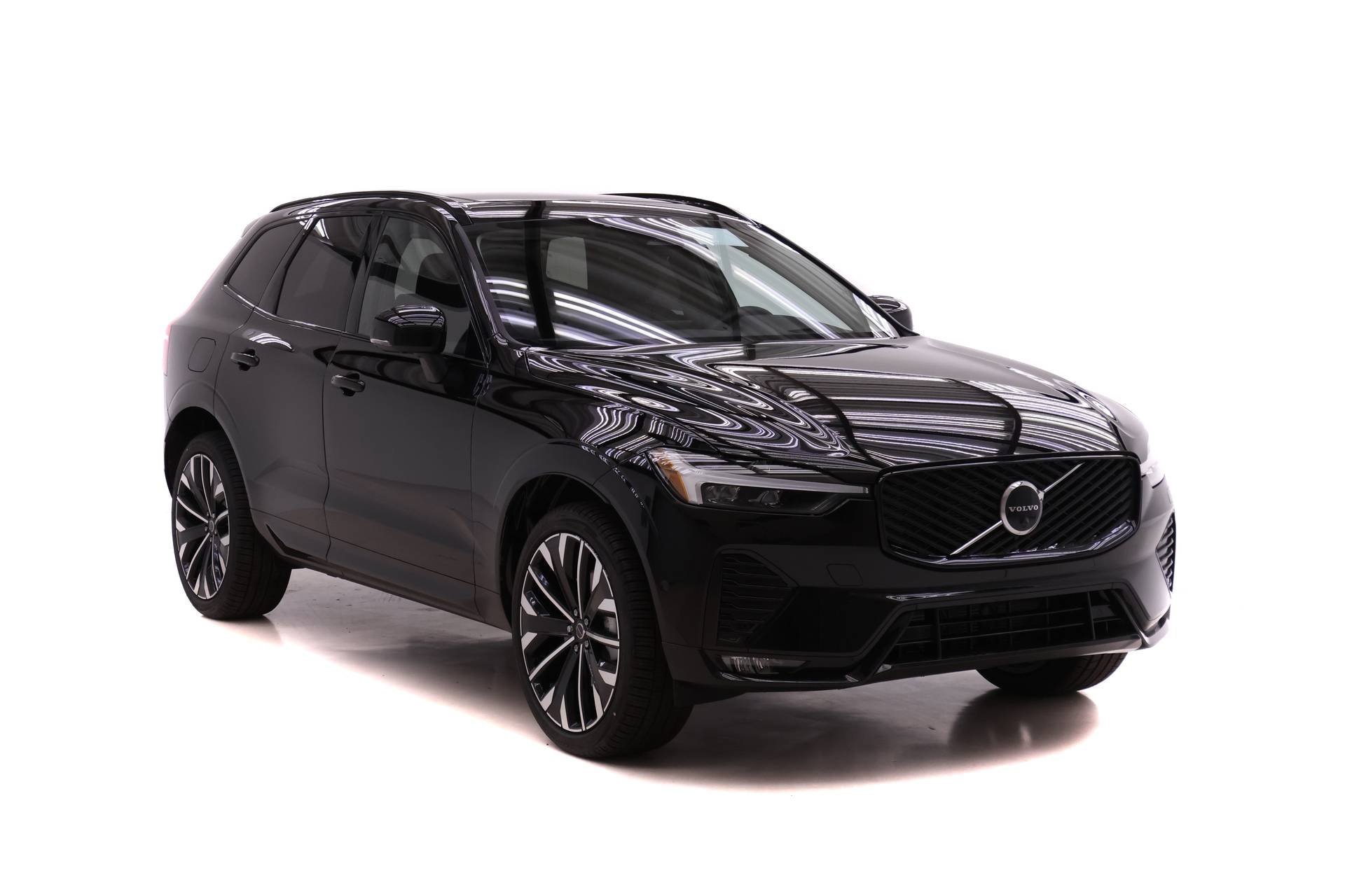 New 2026 Volvo XC60 B5 Ultra w/ Protection Package Premier image 2