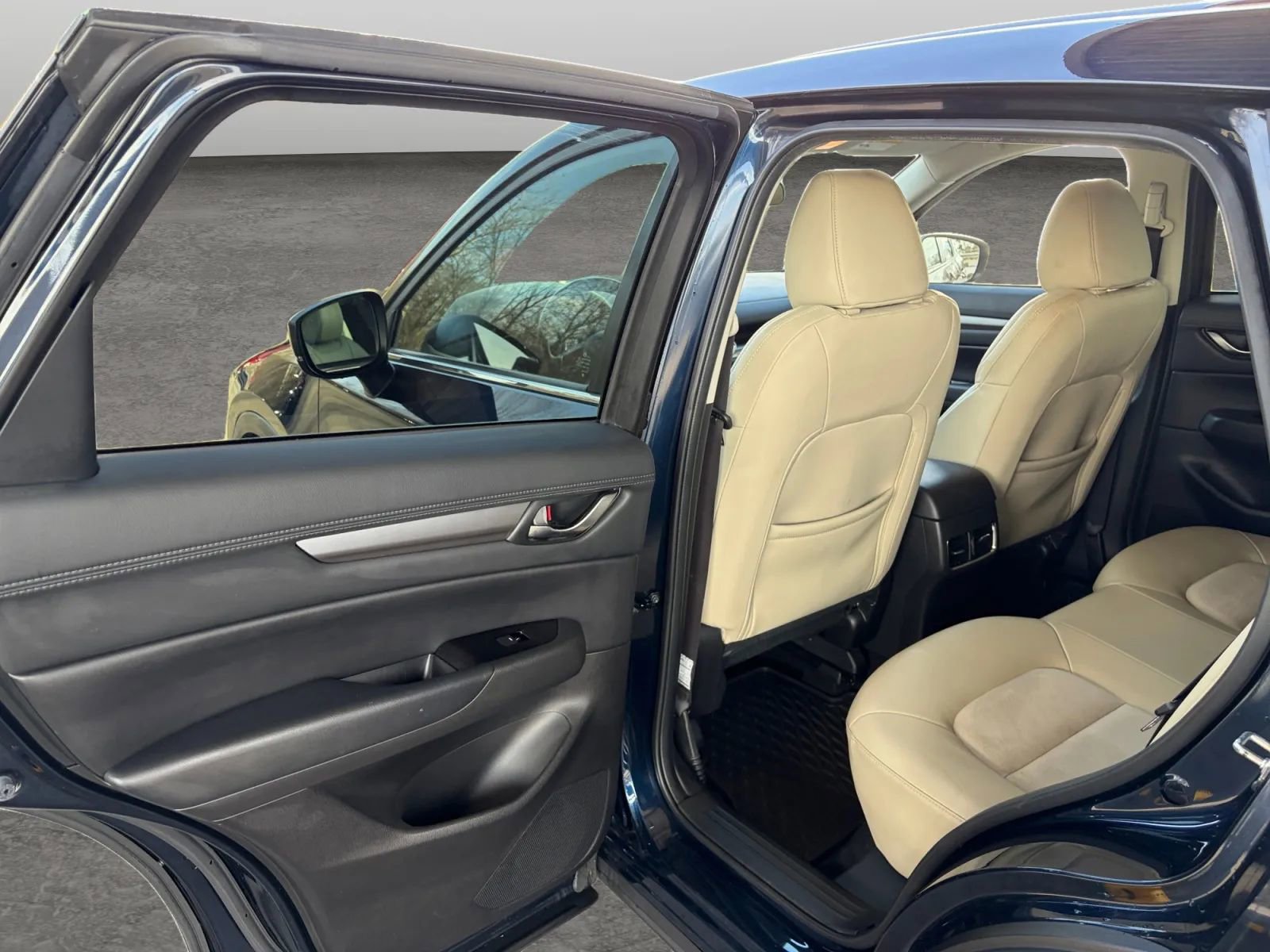 Used 2019 MAZDA CX-5 Touring image 12