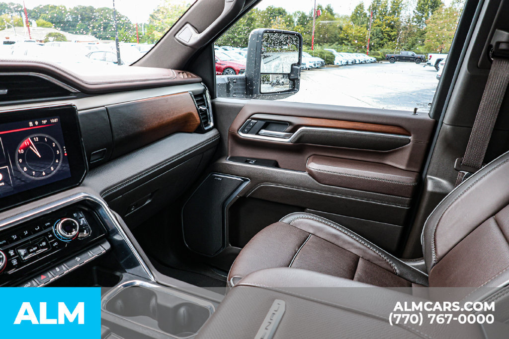 Used 2025 GMC Sierra 3500 Denali w/ Technology Package AWD/4WD image 42