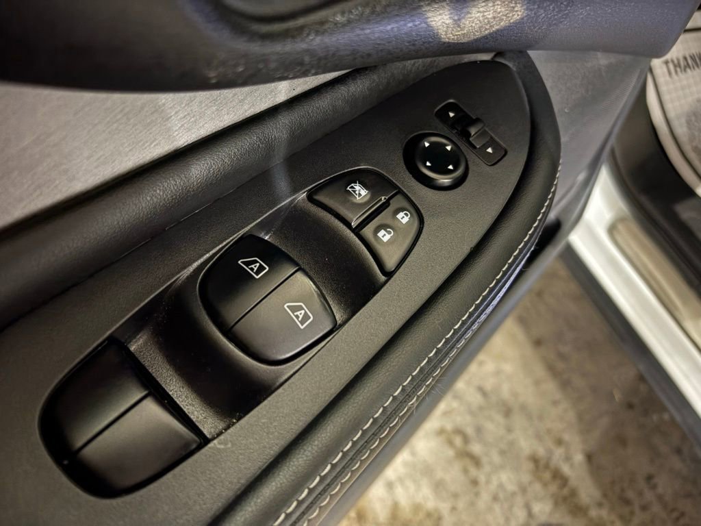 Used 2024 Nissan Murano SV w/ SV Midnight Edition Package FWD image 19