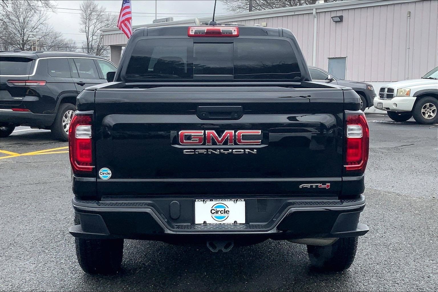 Used 2024 GMC Canyon AT4 AWD/4WD image 4