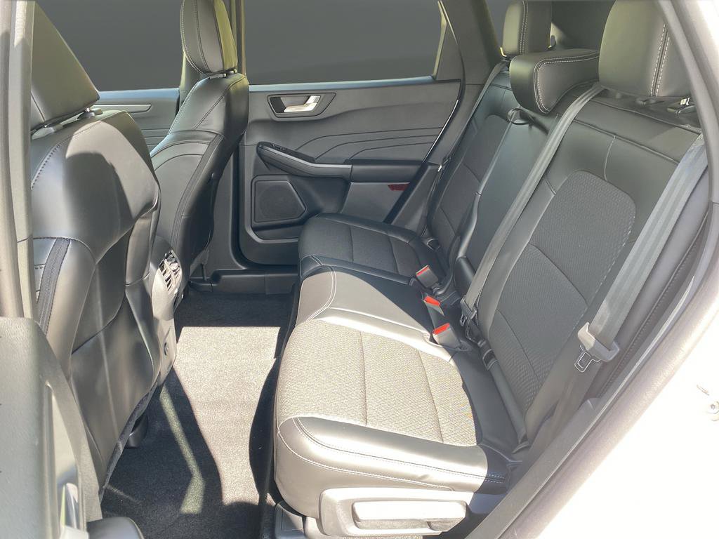 New 2025 Ford Escape SE w/ Class II Trailer Tow Package image 37
