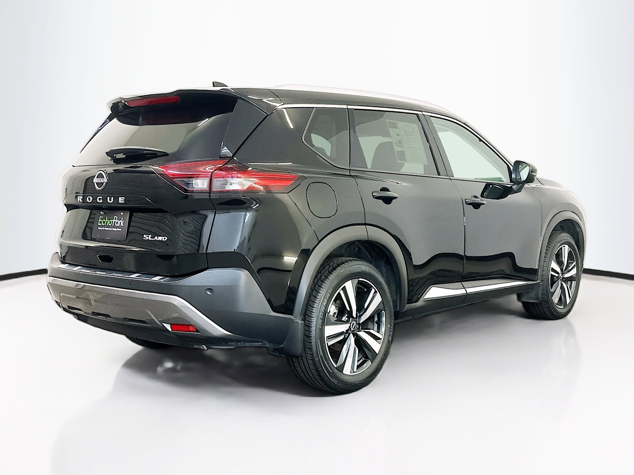 Used 2023 Nissan Rogue SL image 9