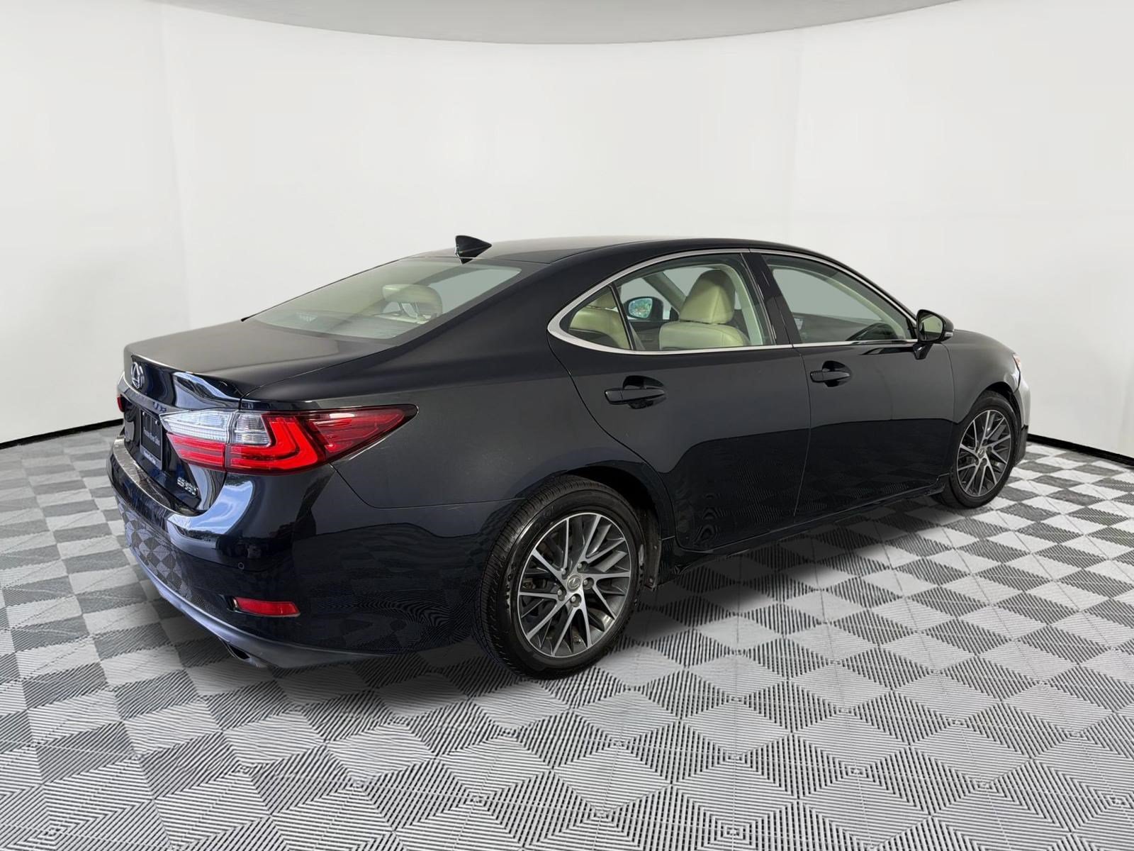 Used 2016 Lexus ES 350 w/ Luxury Package w/Wood Trim FWD image 9