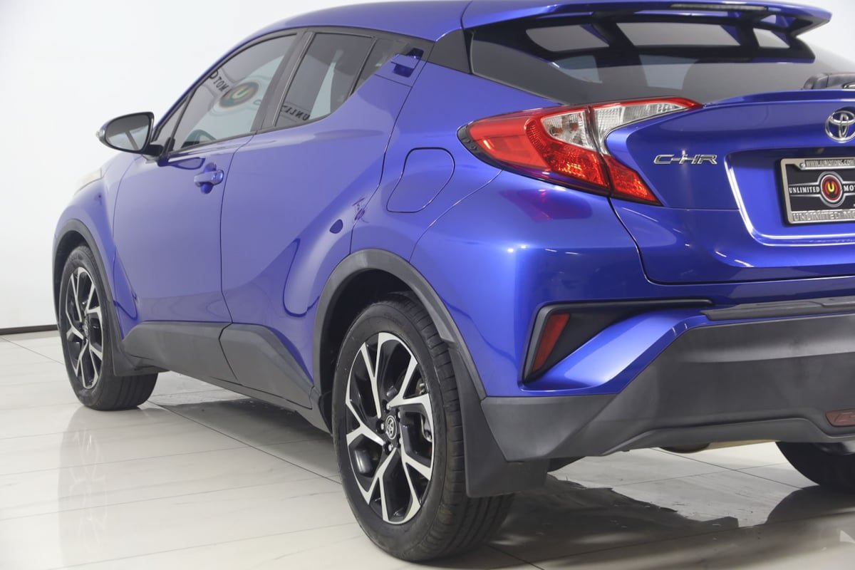 Used 2018 Toyota C-HR XLE FWD image 21