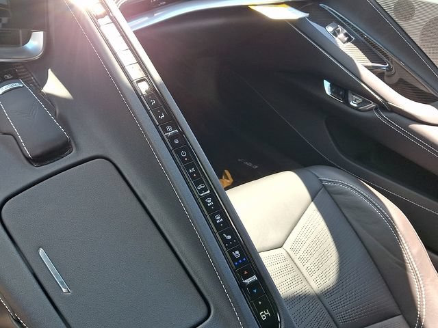 Used 2025 Chevrolet Corvette Z06 RWD image 11