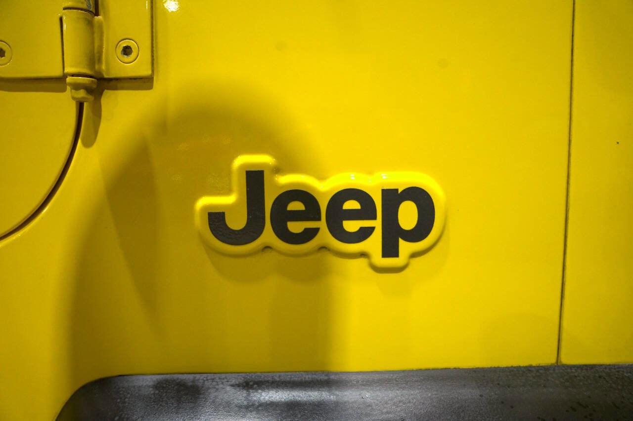 Used 2000 Jeep Wrangler Sport image 36