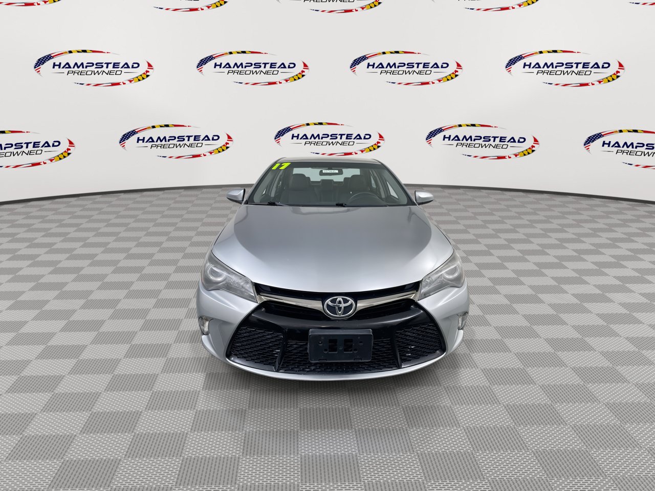Used 2017 Toyota Camry SE FWD image 3