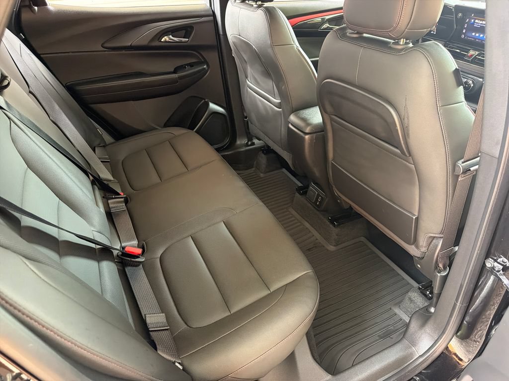 Used 2025 Chevrolet TrailBlazer RS w/ Convenience Package FWD image 31