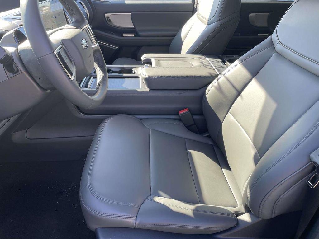 New 2026 Ford Expedition Active image 12