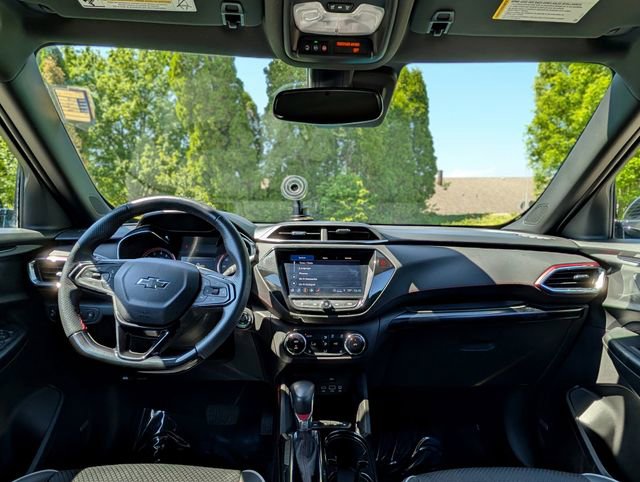 Used 2022 Chevrolet TrailBlazer RS w/ Technology Package FWD image 13