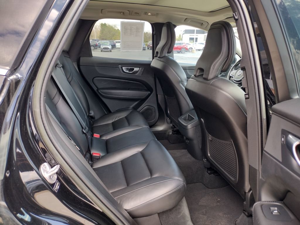 Used 2023 Volvo XC60 B5 Core AWD/4WD image 20