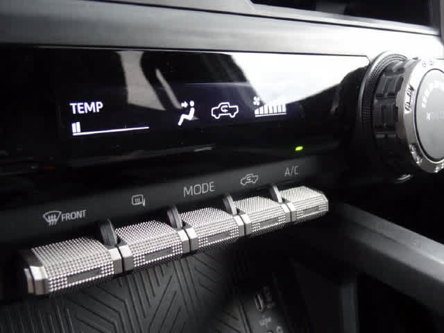 Used 2025 Toyota Tacoma SR5 AWD/4WD image 25