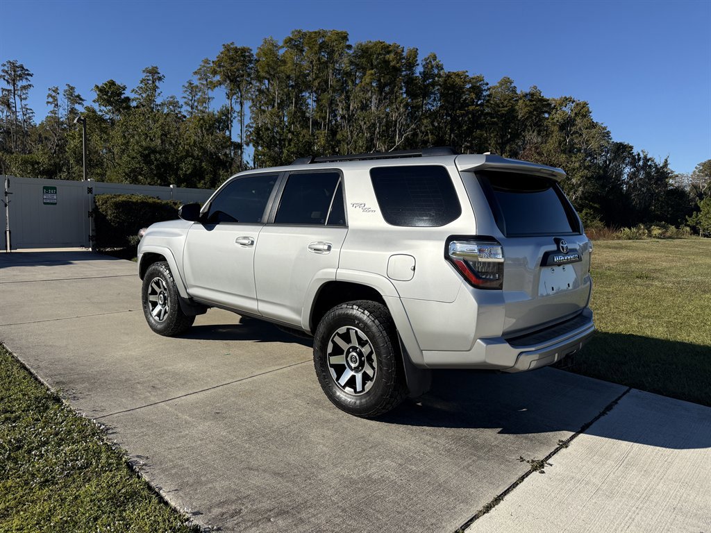 Used 2019 Toyota 4Runner TRD Off-Road Premium image 3
