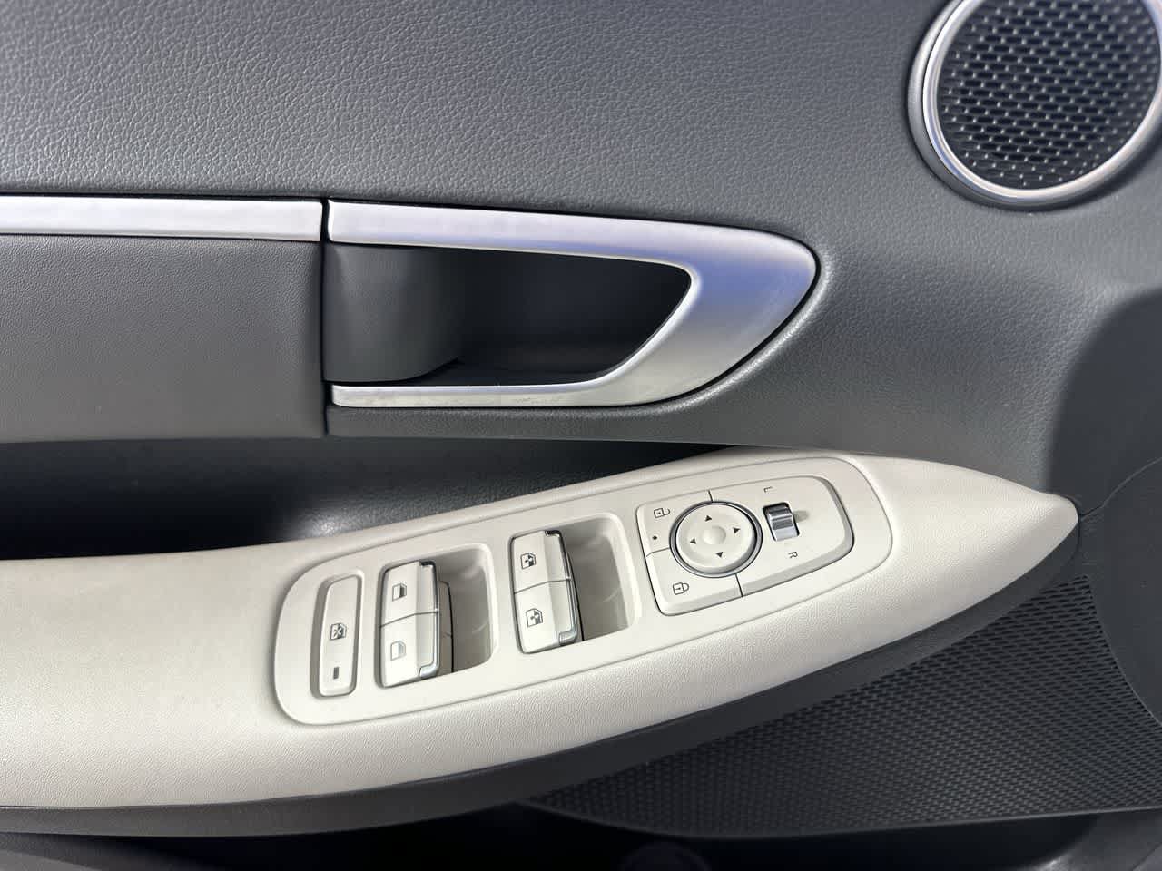 Used 2025 Hyundai Sonata SEL FWD image 11