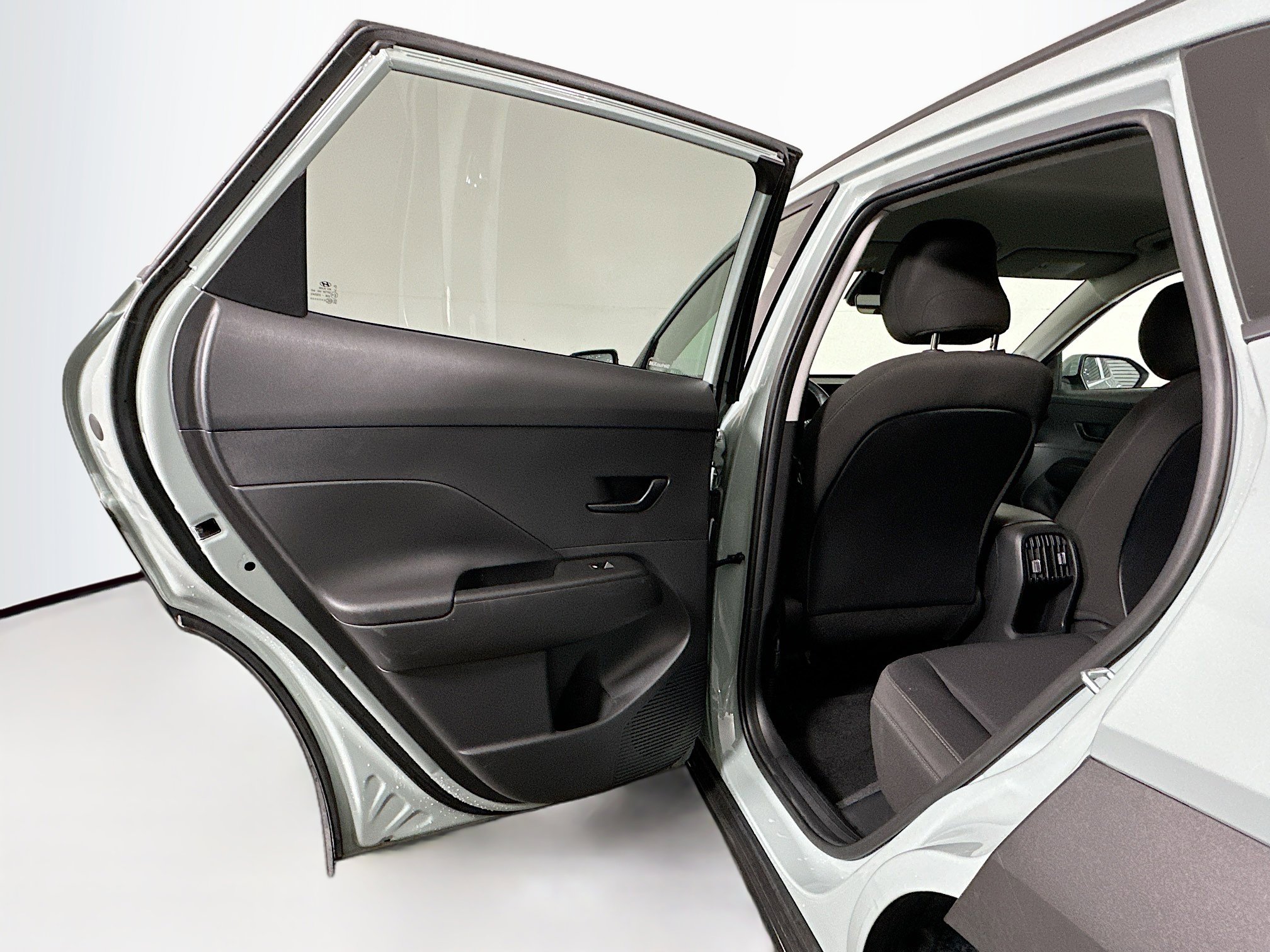 Used 2025 Hyundai Kona SEL image 32