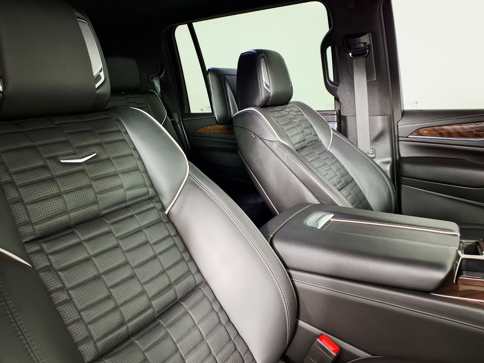 Certified 2023 Cadillac Escalade ESV Sport Platinum w/ LPO, ONYX Package AWD/4WD image 11