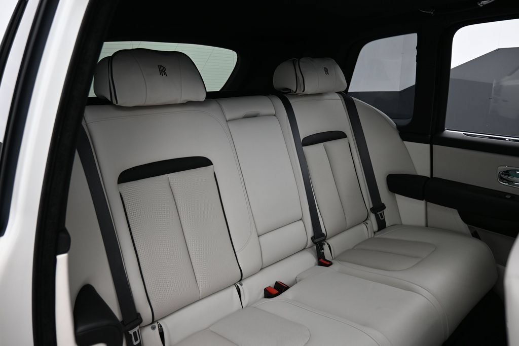 Certified 2022 Rolls-Royce Cullinan w/ Dark Exterior Package AWD/4WD image 29