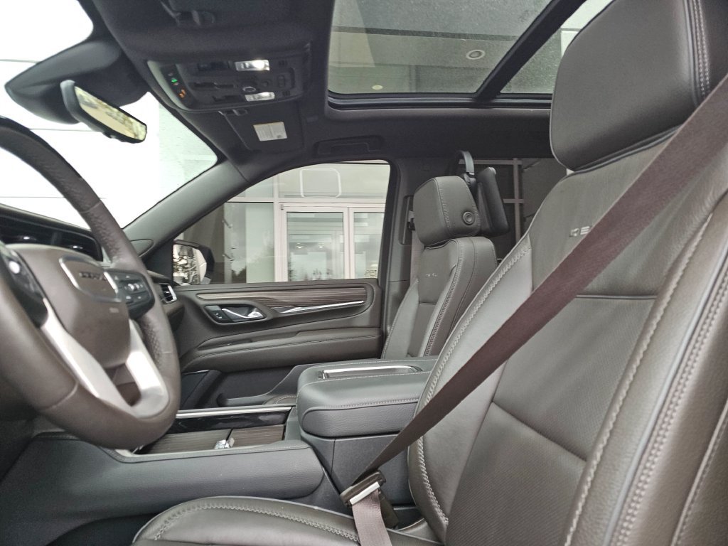 Used 2024 GMC Yukon Denali w/ Denali Reserve Package AWD/4WD image 24