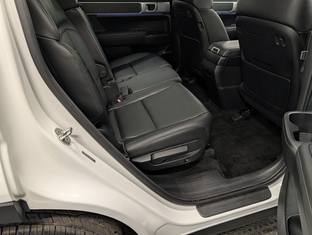 Used 2024 Hyundai Santa Fe Limited AWD/4WD image 31
