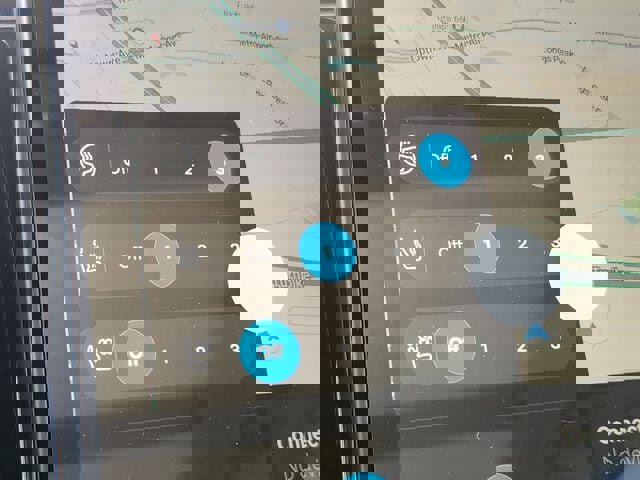 New 2026 Volvo XC60 T8 Ultra w/ Climate Package image 23