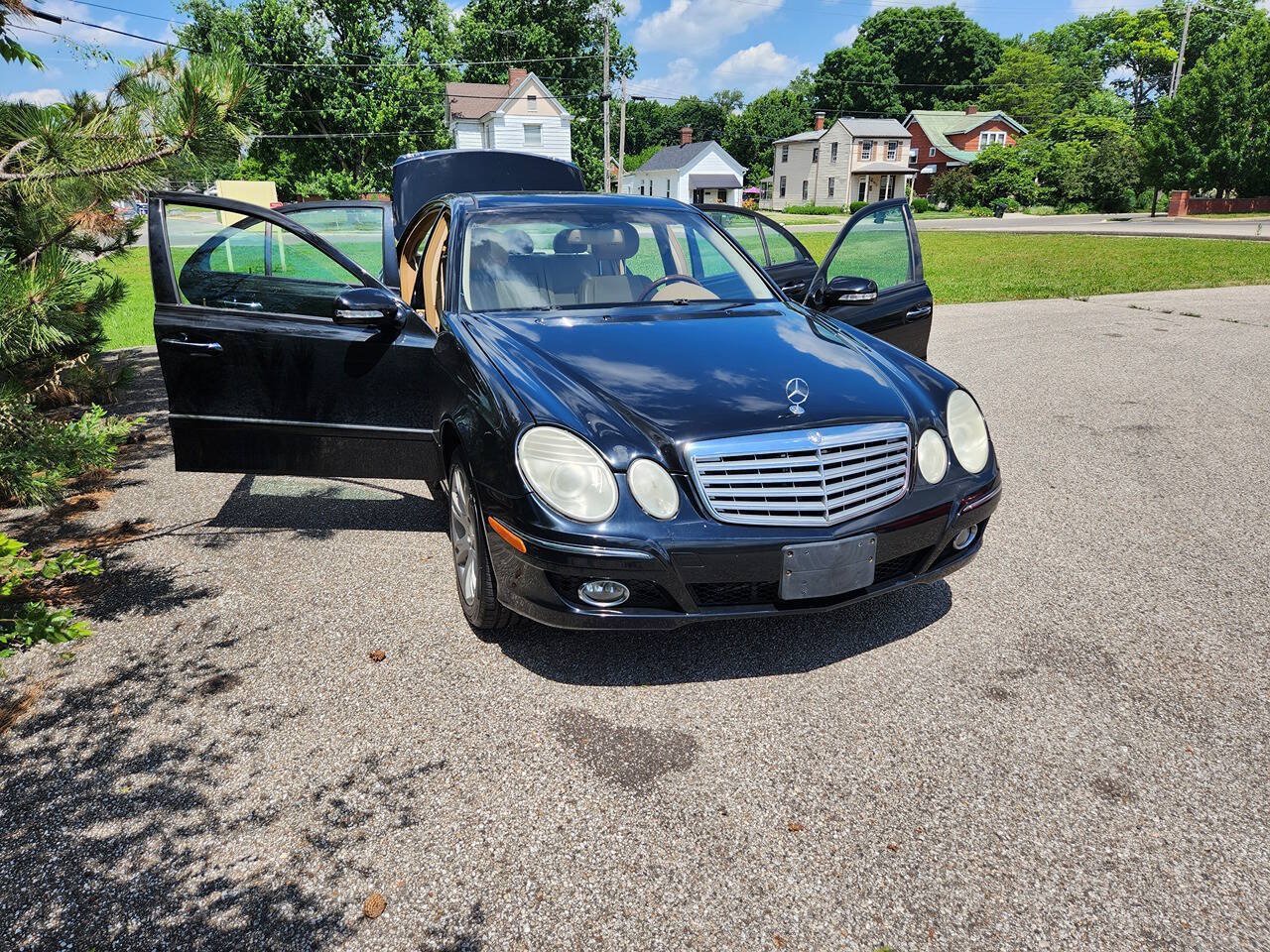 Used 2009 Mercedes-Benz E 350 4MATIC Sedan image 26