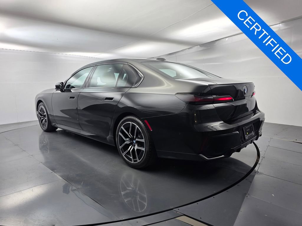 Used 2024 BMW 740i image 6